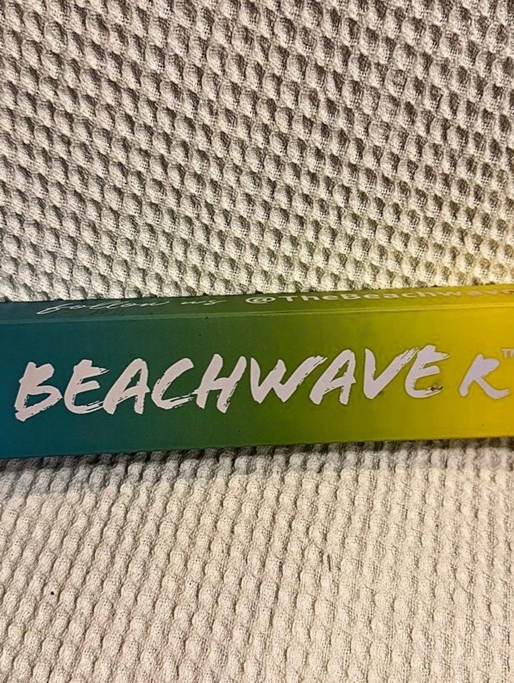 The Beachwaver Co. Beachwaver B1 Rotating Curling Iron. Yellow & Blue
